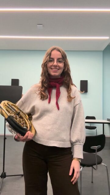 Wir sind am 21.03.26 um 18 Uhr im Schloss Lübzin zu Gast! Im Rahmen der Kranichkonzerte dürfen wir dank der jnKammer_residenz @jnphilharmonie ein Konzert dort geben. Wir spielen Werke von Mendelssohn, Reicha, Ligeti und Nielsen ✨ 
Wir freuen uns auf euch! ☀️